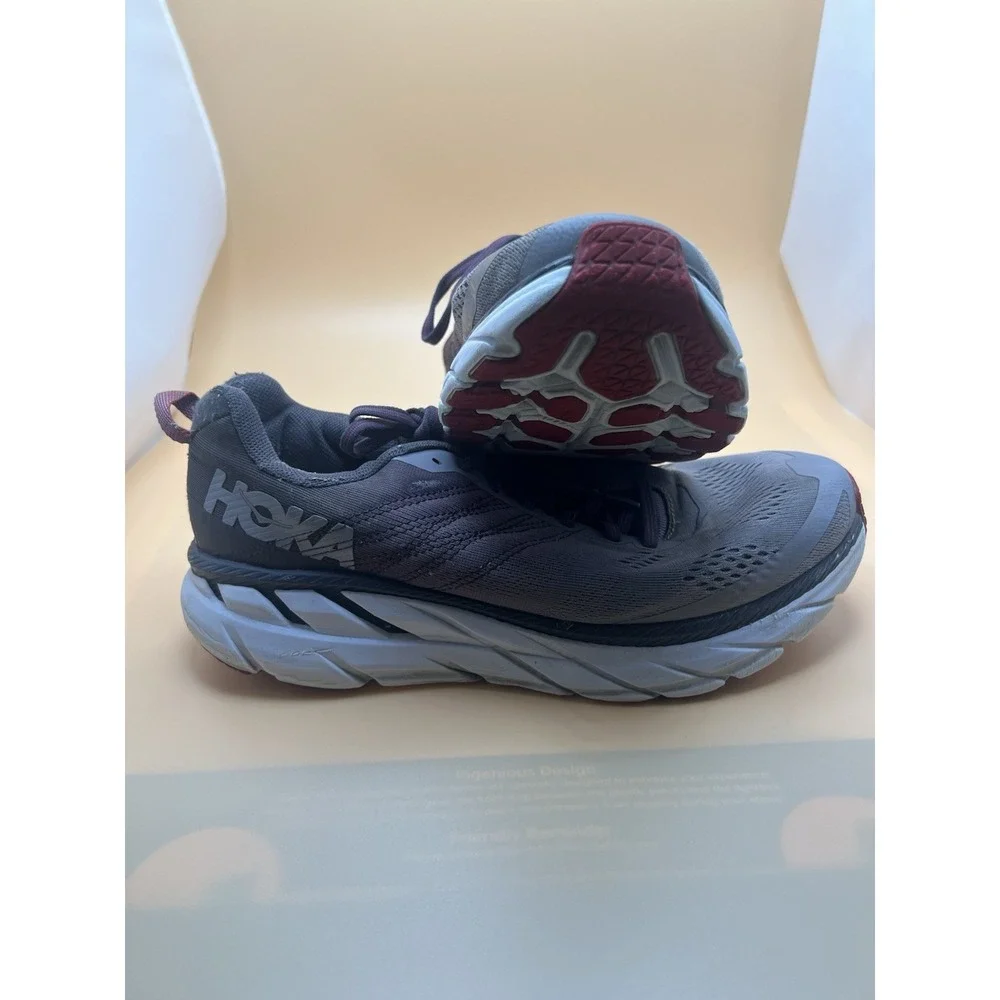Hoka One One Clifton 4 Mens 9.5 2E Wide Grey Burgundy Running Shoes 1016723